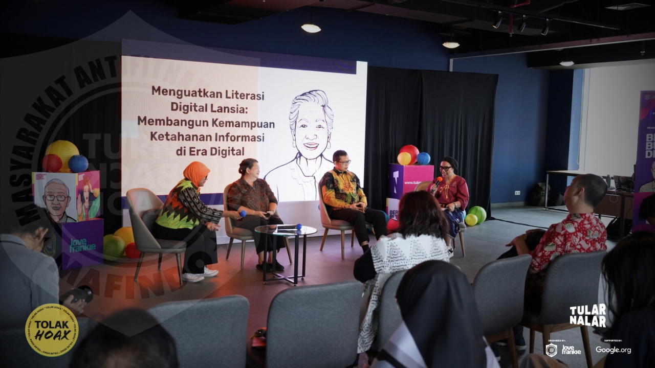 Diskusi Panel Saat Launching Laporan Riset Formatif tentang Pemilih Lansia.