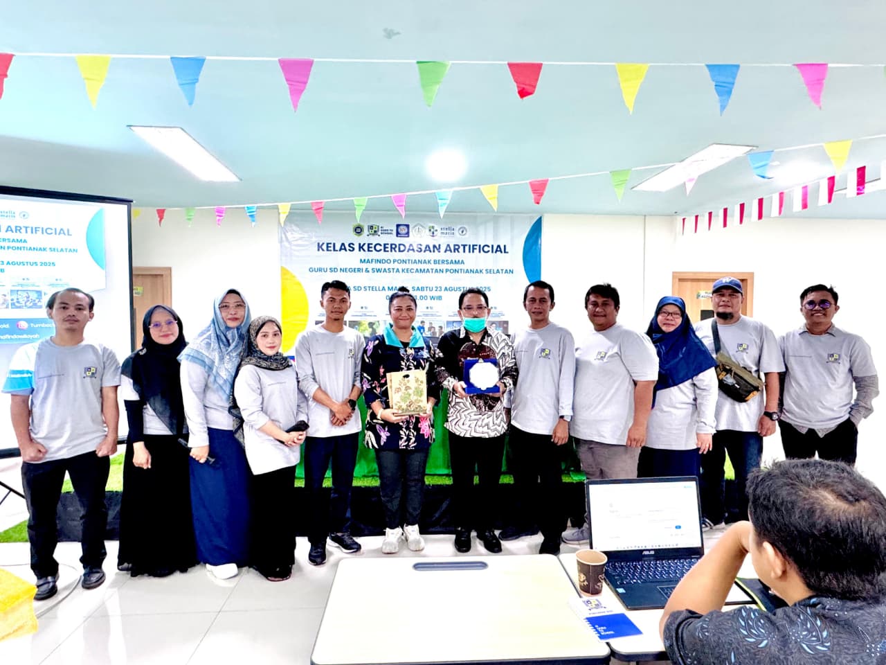 Kelas KA Mafindo Pontianak: Bekal Baru Guru untuk Era Pendidikan 5.0
